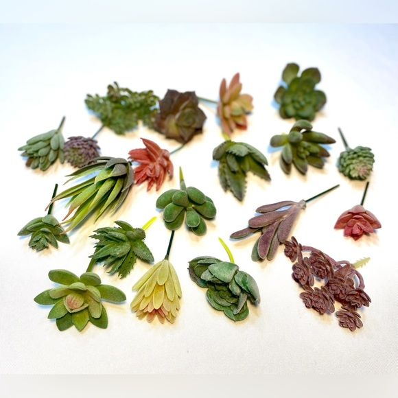Artificial 20 Succulents Plants Fake Unpotted Decoration Realistic Faux - Picture 3 of 17